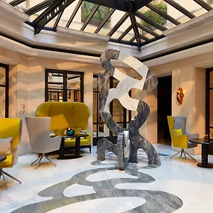 ***** Hotel Le Burgundy Francia